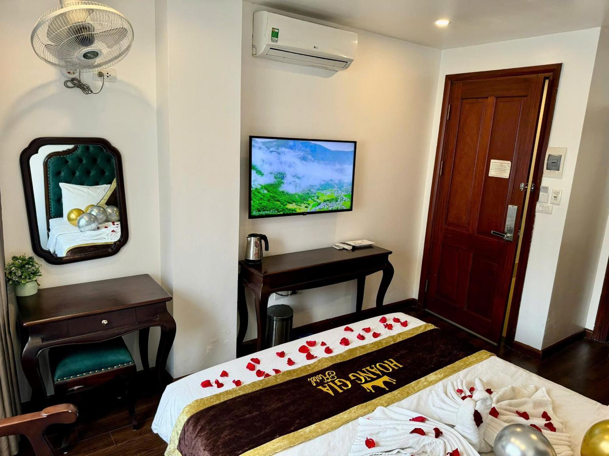 Hoang Gia Hotel Nhan Hoa 하노이 외부 사진